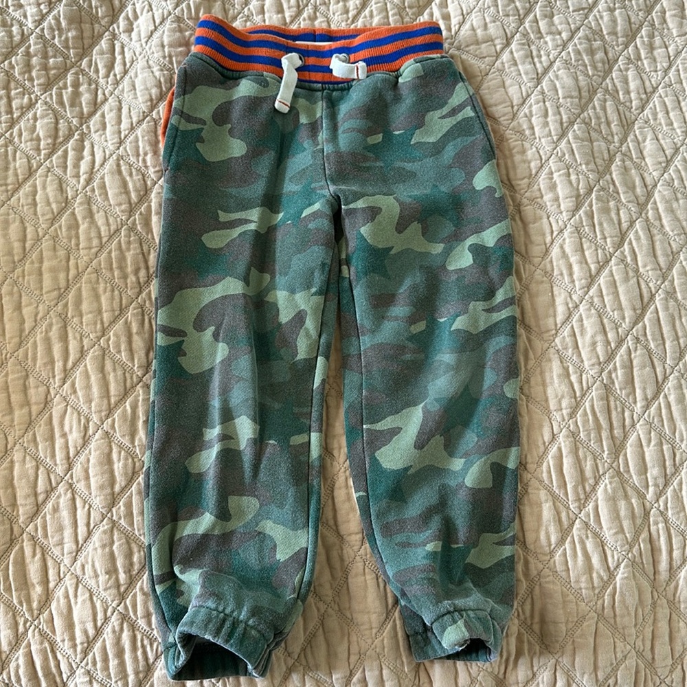 Mini Boden size 4 Camo Sweatpants